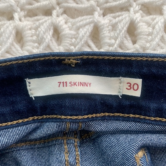 Levi’s 711 Skinny Dark Wash Jeans - Picture 11 of 15